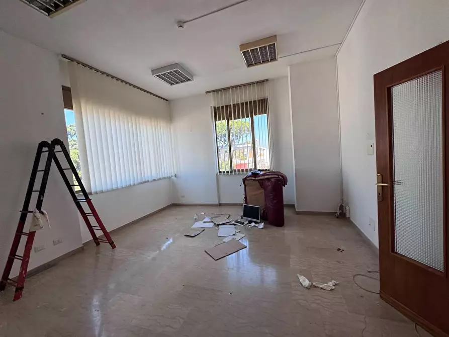 Immagine 8 di Capannone industriale in vendita  in VIA tito speri a Pomezia