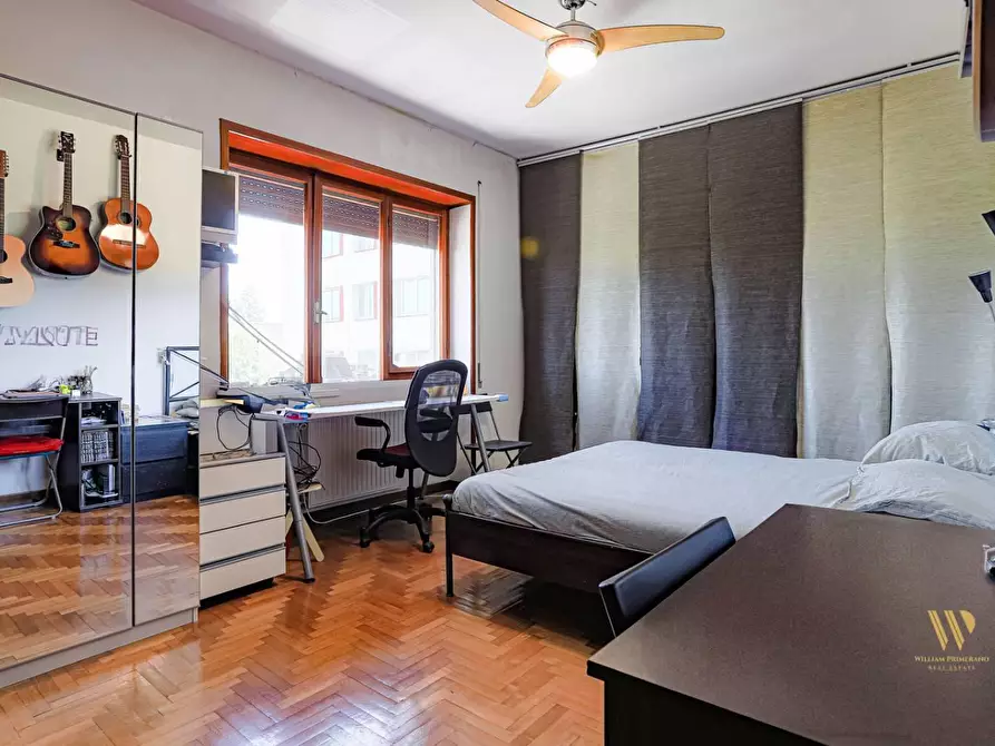 Immagine 2 di Appartamento in vendita  in VIA elio vittorini 109 a Roma