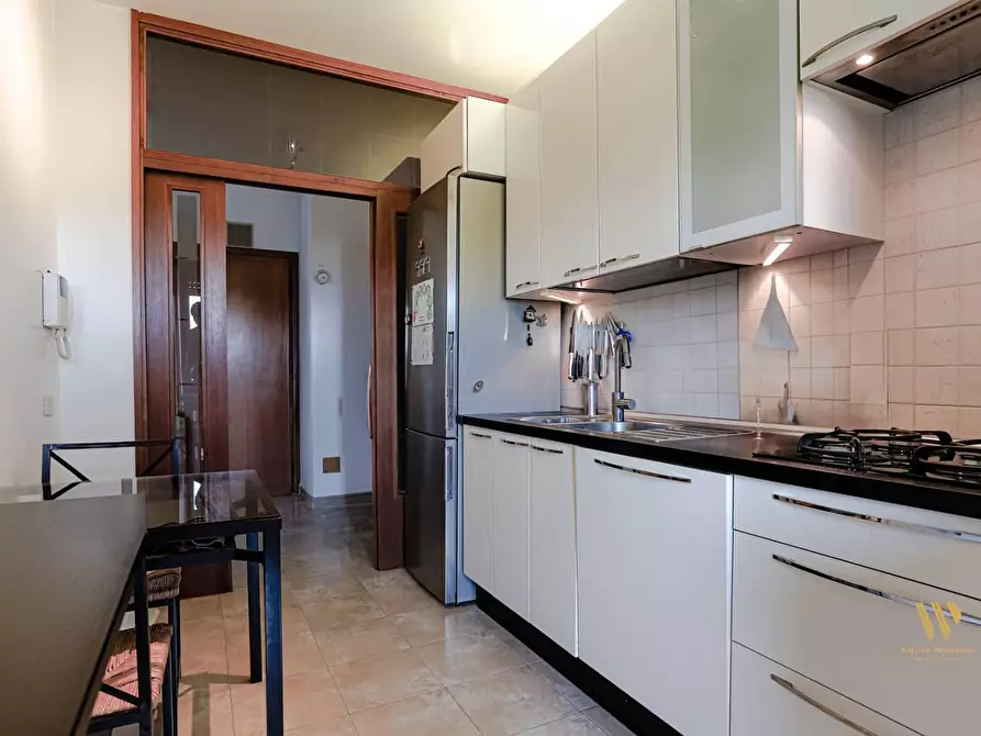 Immagine 3 di Appartamento in vendita  in VIA elio vittorini 109 a Roma