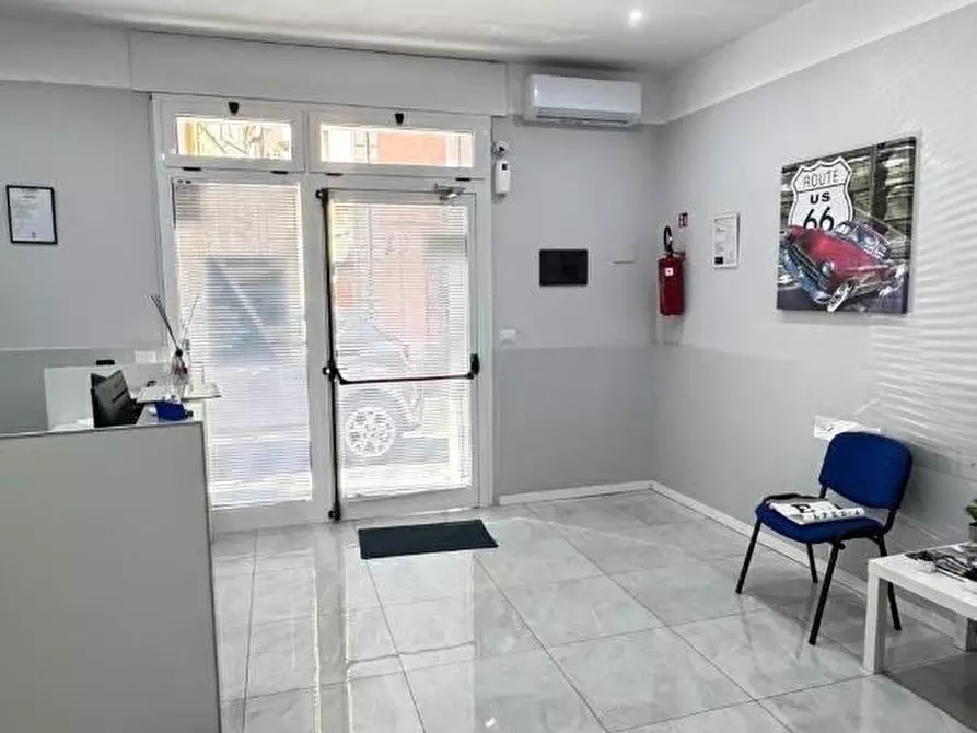 Immagine 2 di Locale commerciale in affitto  in VIA ettore de medici a Lamezia Terme