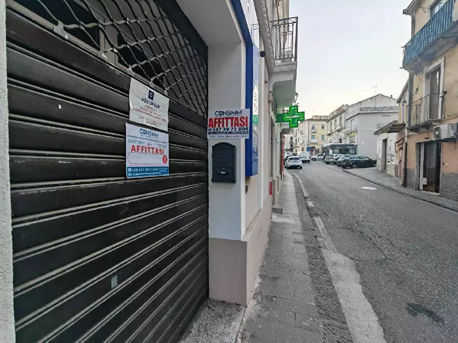 Immagine 10 di Locale commerciale in affitto  in VIA ettore de medici a Lamezia Terme