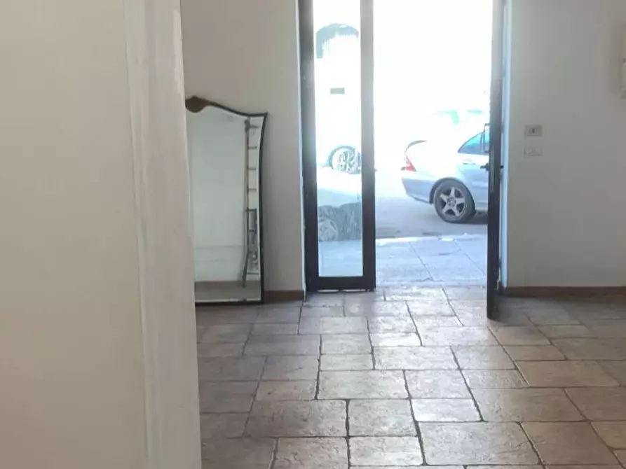 Immagine 1 di Locale commerciale in vendita  in VIA papireto 45 a Palermo