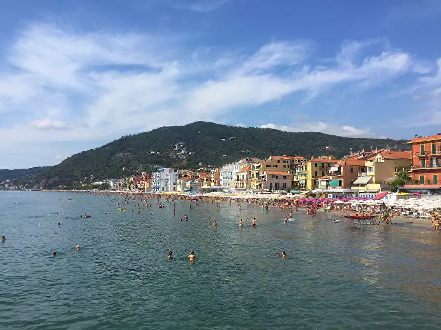 Immagine 24 di Appartamento in vendita  in ALTRO enrico toti a Alassio