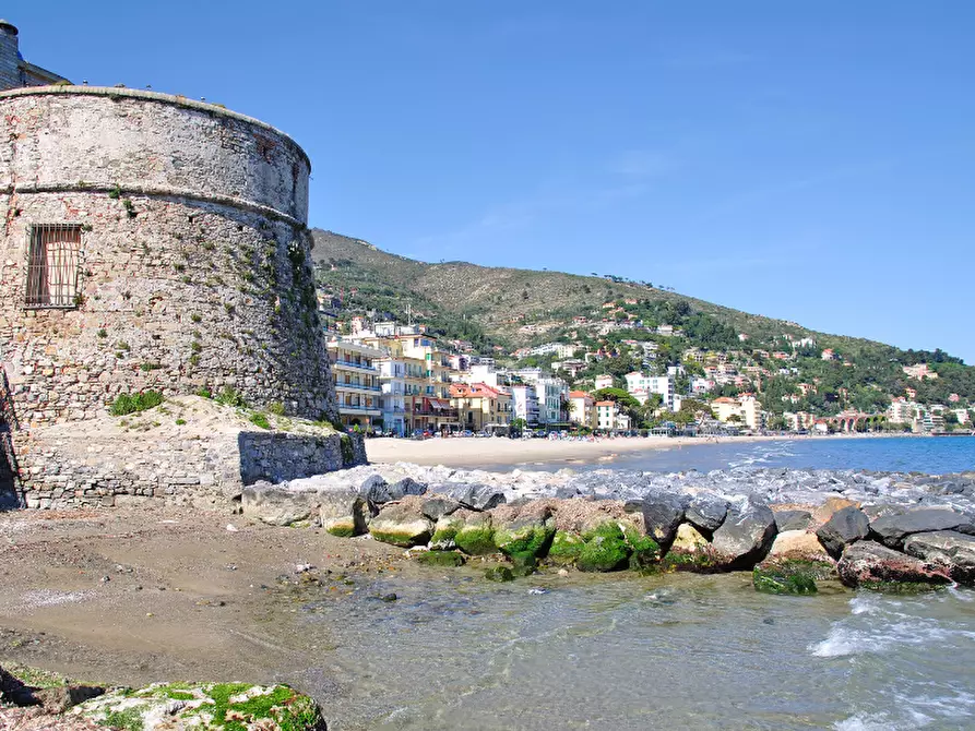 Immagine 3 di Appartamento in vendita  in ALTRO enrico toti a Alassio