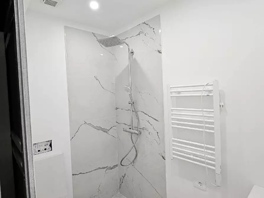 Immagine 2 di Appartamento in vendita  in VIA aquileia 3 a Roma