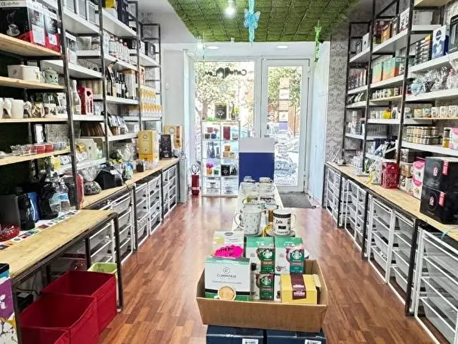 Immagine 2 di Attività commerciale in vendita  a Lamezia Terme