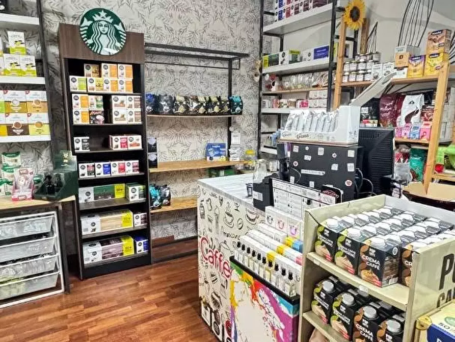 Immagine 4 di Attività commerciale in vendita  a Lamezia Terme
