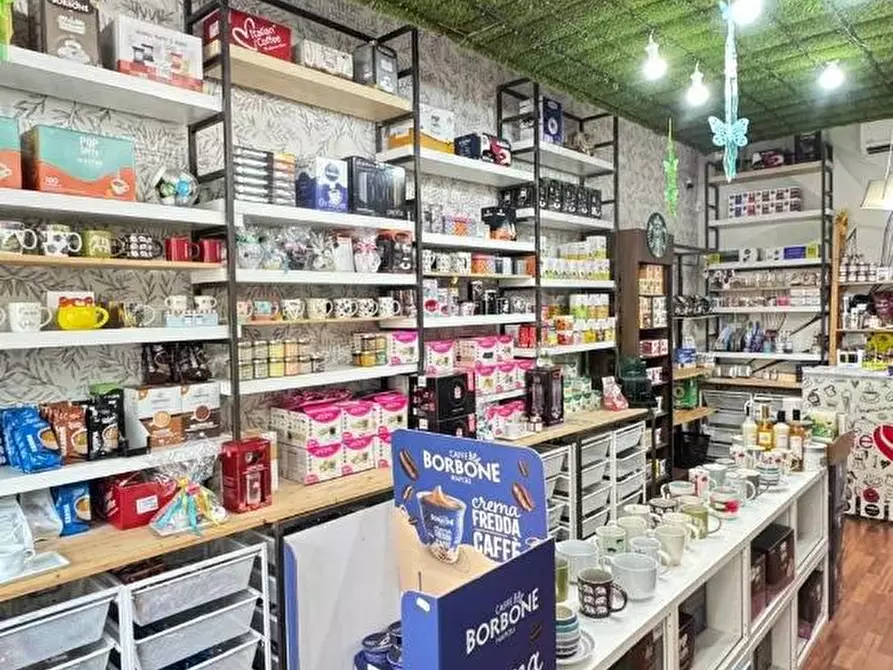 Immagine 1 di Attività commerciale in vendita  a Lamezia Terme