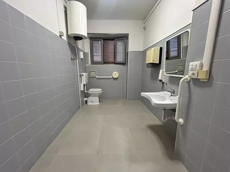 Immagine 15 di Ufficio in affitto  in VIA san vito a Agrigento