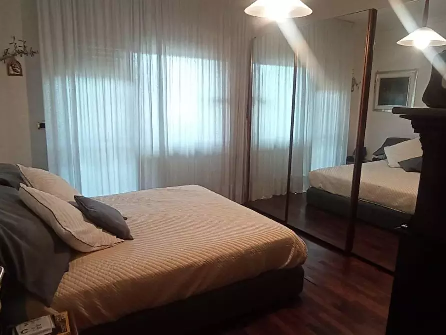 Immagine 14 di Appartamento in vendita  in VIA pietro  foscari a Roma