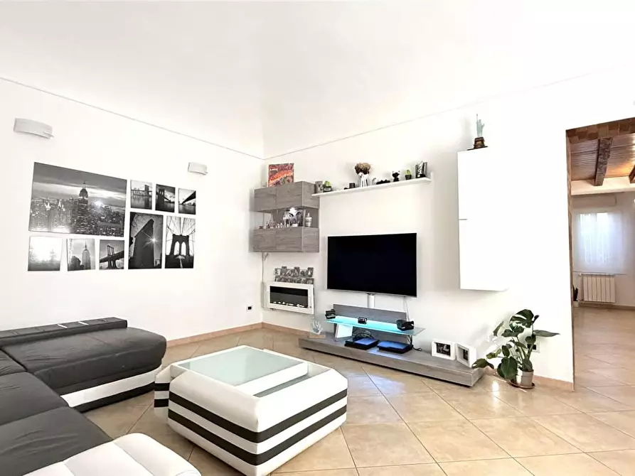 Immagine 6 di Appartamento in vendita  in VIA zuppetta 46 a Palermo