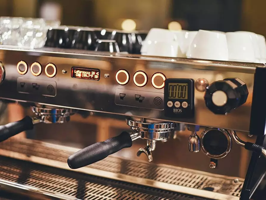 Immagine 1 di Attività commerciale in vendita  in VIA niccolo aretino a Arezzo