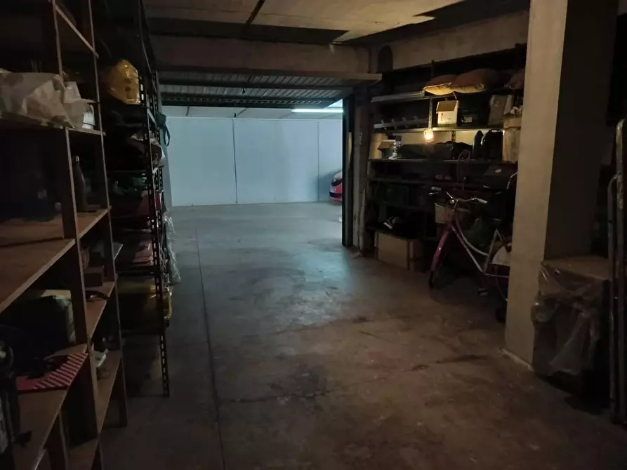 Immagine 4 di Box auto in vendita  in VIA stupinigi 29/11 a Nichelino