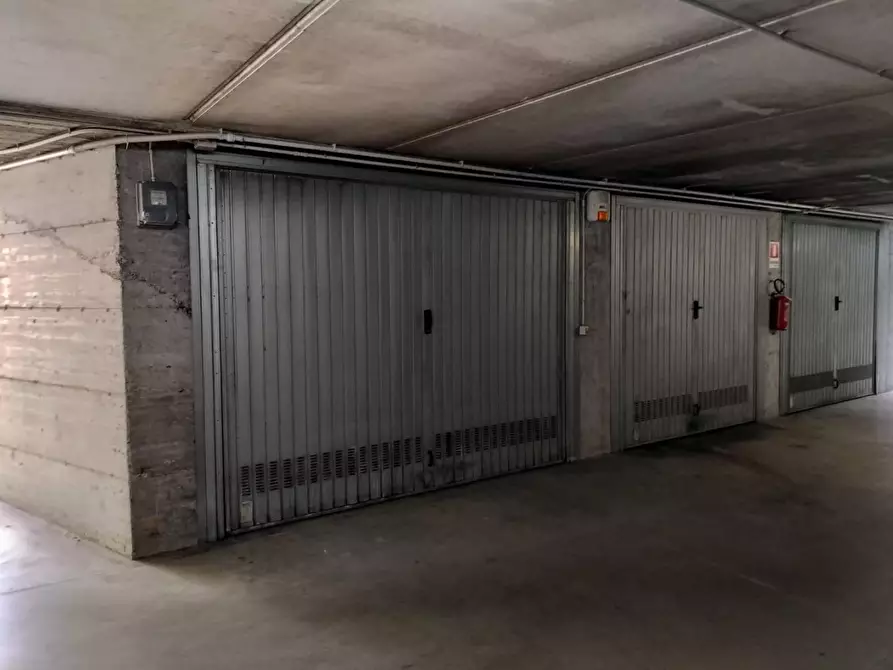 Immagine 1 di Box auto in vendita  in VIA stupinigi 29/11 a Nichelino