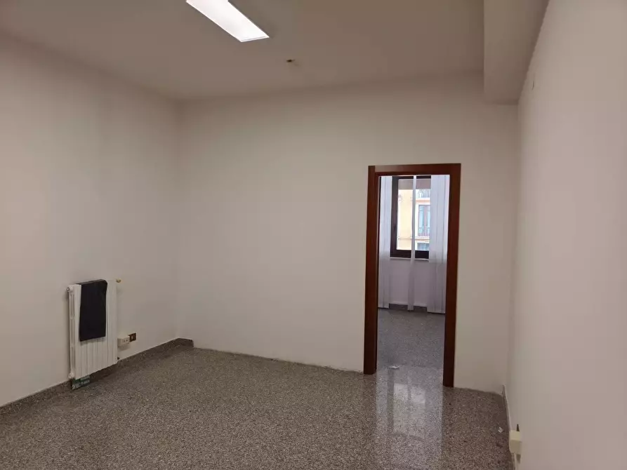 Immagine 2 di Ufficio in affitto  in VIA dei due principati a Avellino