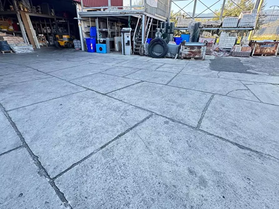 Immagine 3 di Locale commerciale in affitto  in VIA del progresso a Lamezia Terme