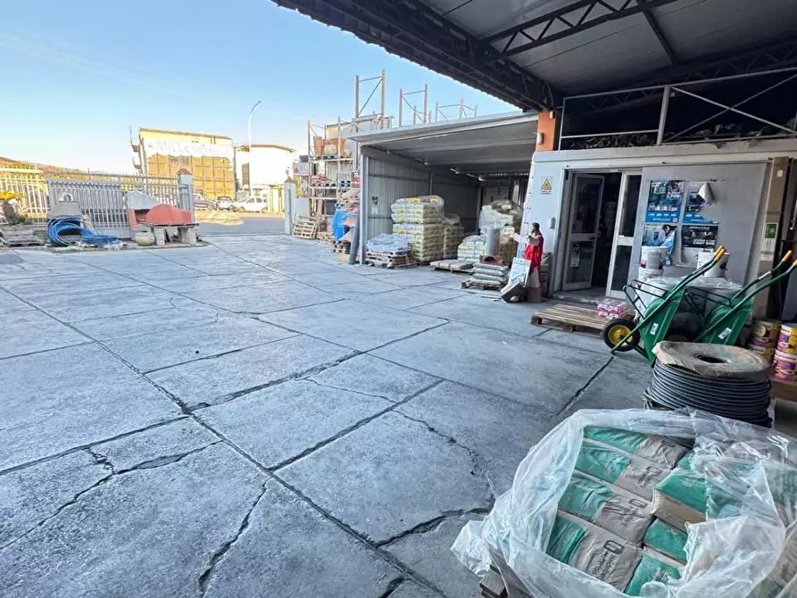 Immagine 5 di Locale commerciale in affitto  in VIA del progresso a Lamezia Terme