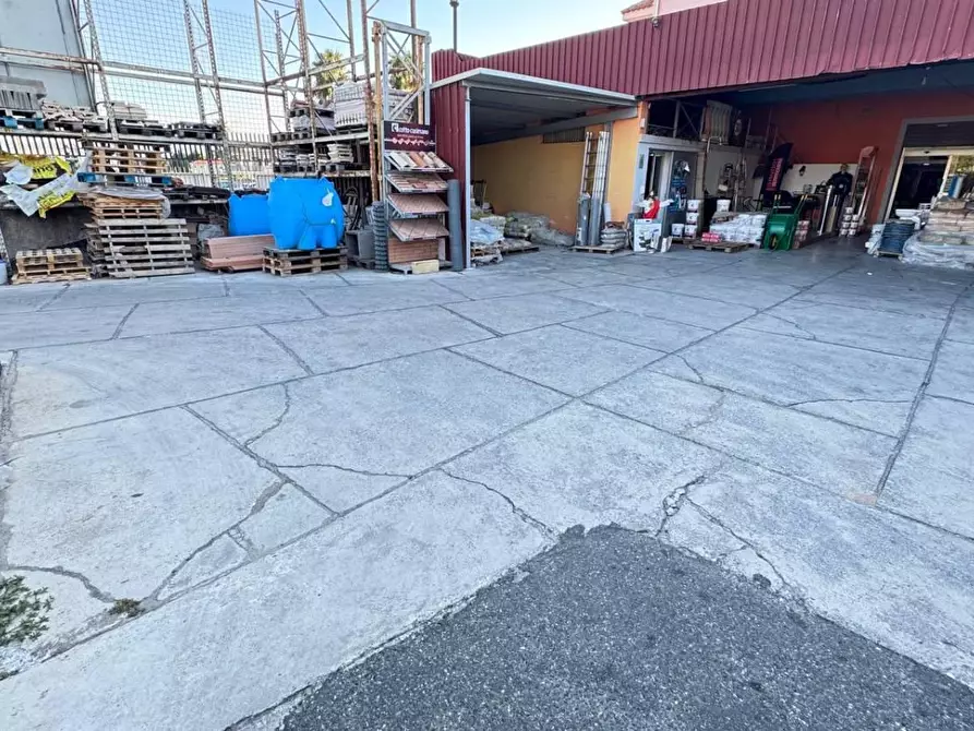 Immagine 1 di Locale commerciale in affitto  in VIA del progresso a Lamezia Terme