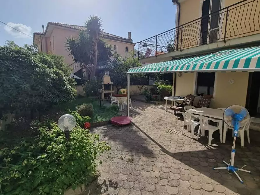 Immagine 2 di Villa in vendita  in VIA aldo moro a Falerna