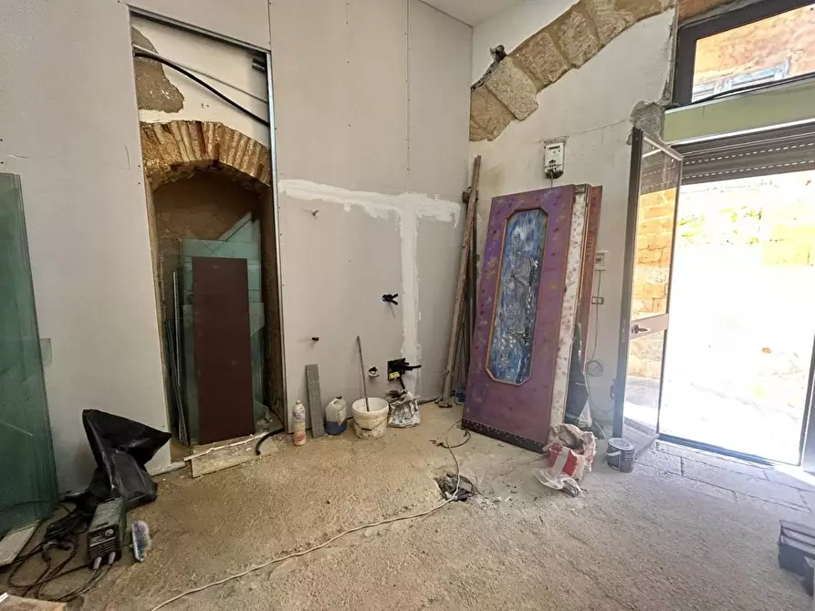Immagine 11 di Magazzino in vendita  in SALITA santa maria dei greci a Agrigento