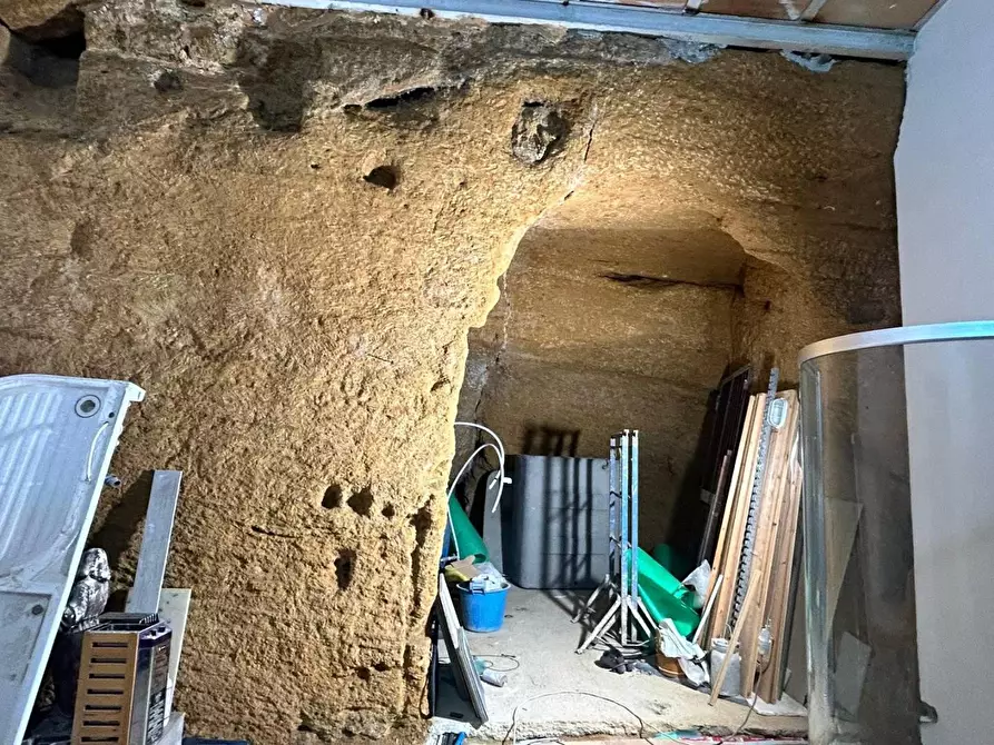 Immagine 13 di Magazzino in vendita  in SALITA santa maria dei greci a Agrigento