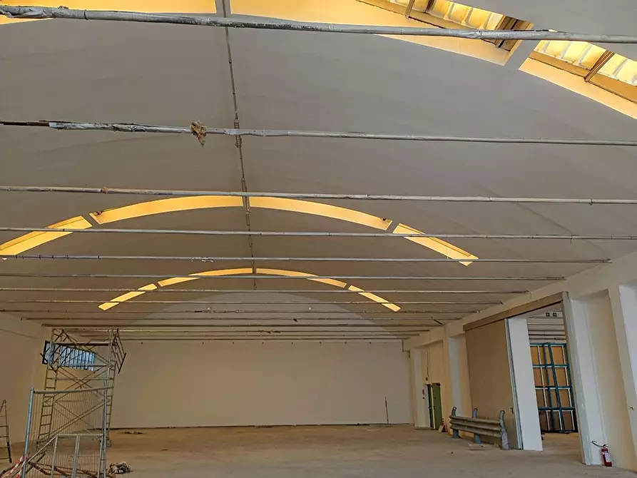 Immagine 1 di Capannone industriale in affitto  in VIA del colle a Calenzano