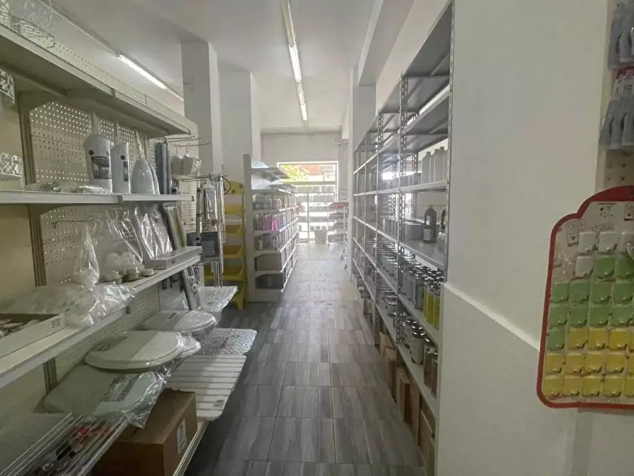 Immagine 2 di Locale commerciale in vendita  in VIA a. doria 25 a Tarquinia