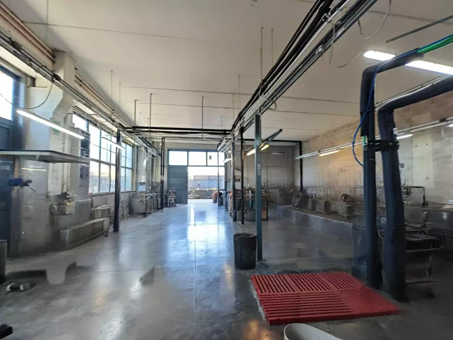 Immagine 9 di Capannone industriale in vendita  in LOCALITA'rigutino  ovest a Arezzo