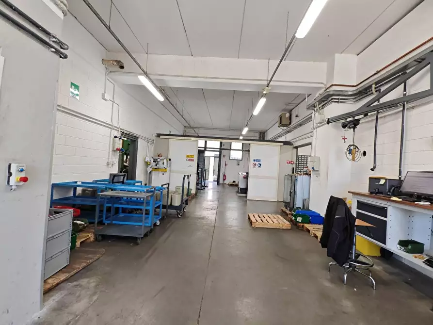 Immagine 10 di Capannone industriale in vendita  in LOCALITA'rigutino  ovest a Arezzo