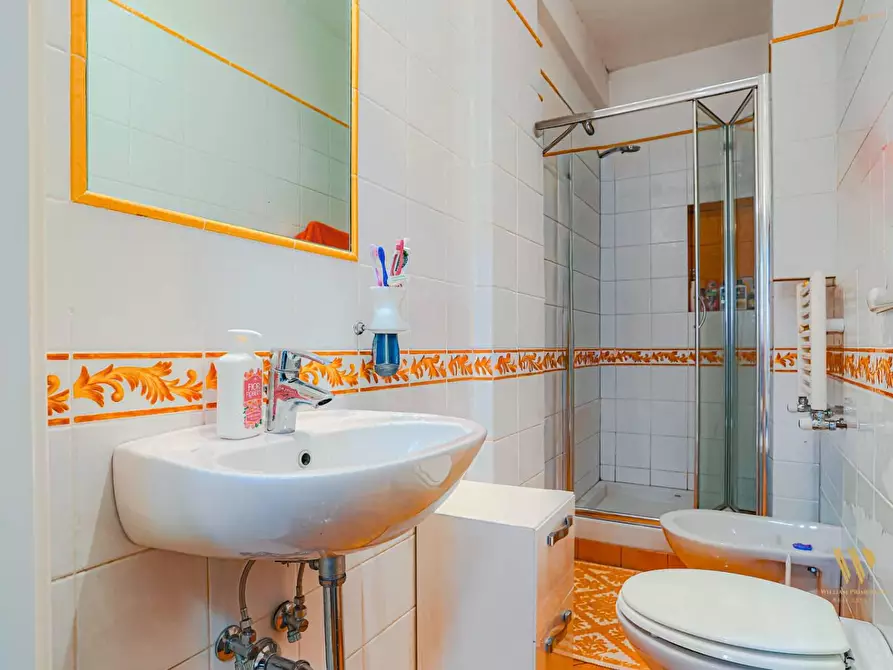 Immagine 6 di Appartamento in vendita  in VIA amantea 77 a Roma