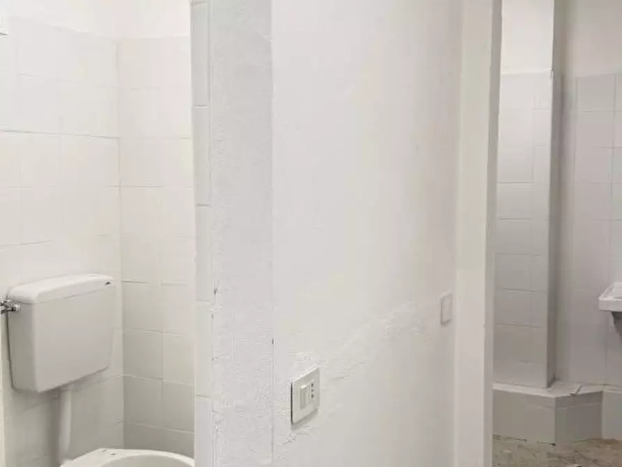 Immagine 5 di Magazzino in affitto  in VIA diaz a Lamezia Terme