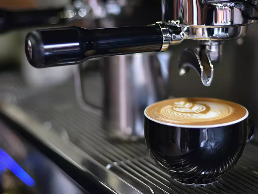 Immagine 1 di Attività commerciale in affitto  a Lamezia Terme