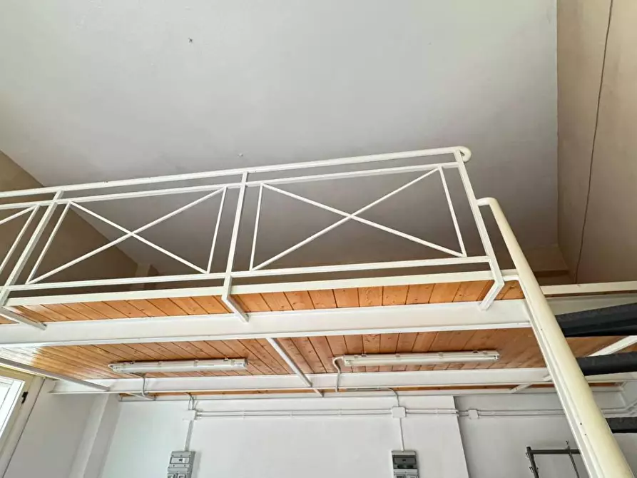 Immagine 5 di Magazzino in affitto  in VIA sele a Lamezia Terme