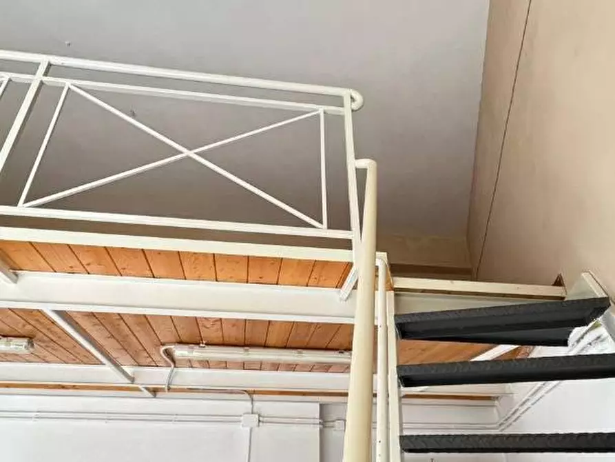 Immagine 6 di Magazzino in affitto  in VIA sele a Lamezia Terme