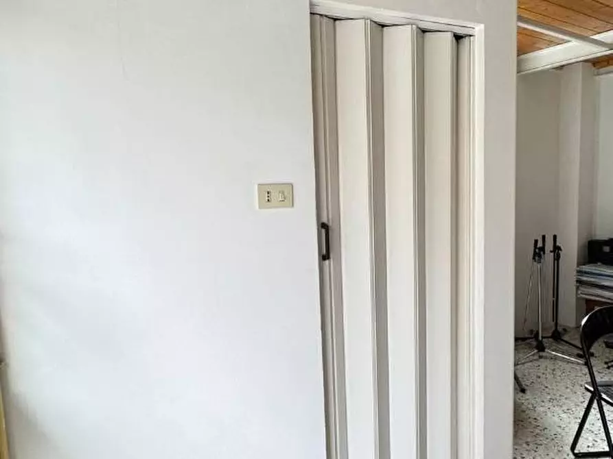 Immagine 8 di Magazzino in affitto  in VIA sele a Lamezia Terme