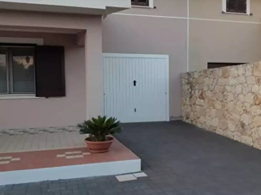 Immagine 2 di Casa indipendente in vendita  in VIA vitaliano  brancati 52 a Augusta