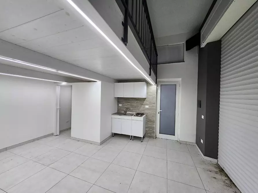 Immagine 2 di Magazzino in affitto  in VIA aristotile a Lamezia Terme