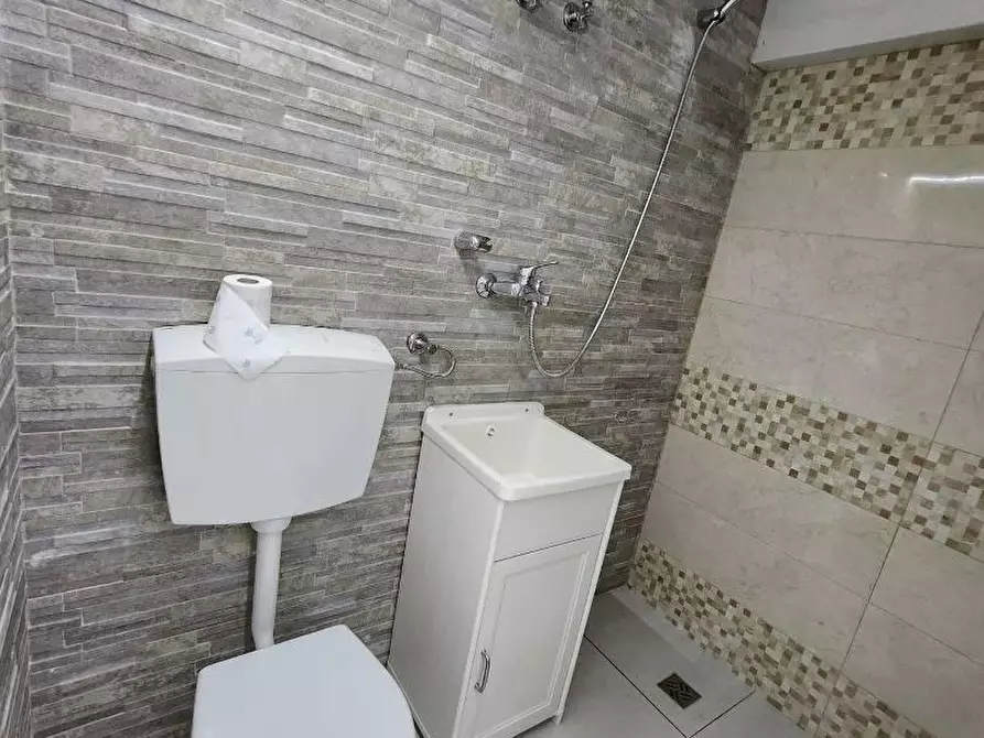 Immagine 6 di Magazzino in affitto  in VIA aristotile a Lamezia Terme