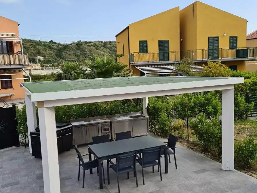 Immagine 4 di Appartamento in vendita  in VIA delle tribune 7 a Campofelice Di Roccella