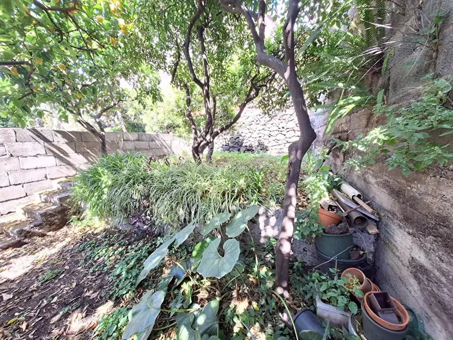 Immagine 20 di Casa indipendente in vendita  in PIAZZA san leopoldo a Aci Catena