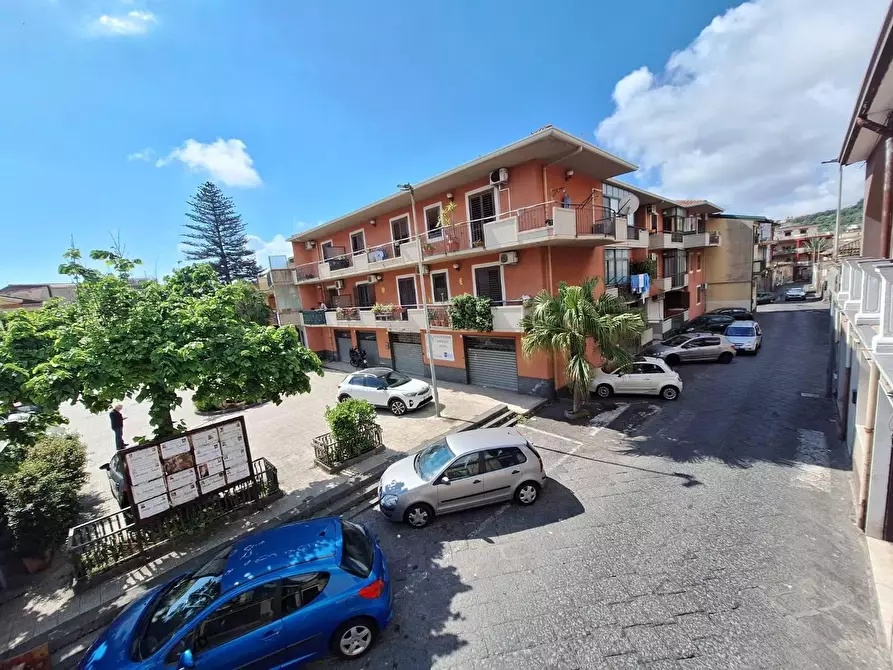 Immagine 5 di Casa indipendente in vendita  in PIAZZA san leopoldo a Aci Catena