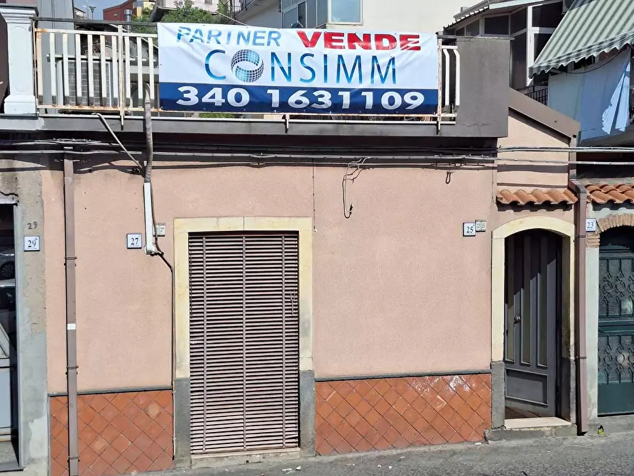Immagine 1 di Casa indipendente in vendita  in PIAZZA san leopoldo a Aci Catena