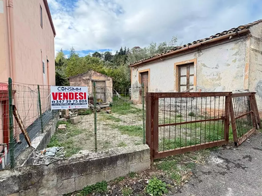 Immagine 2 di Casa indipendente in vendita  in VIA sciro a Lamezia Terme