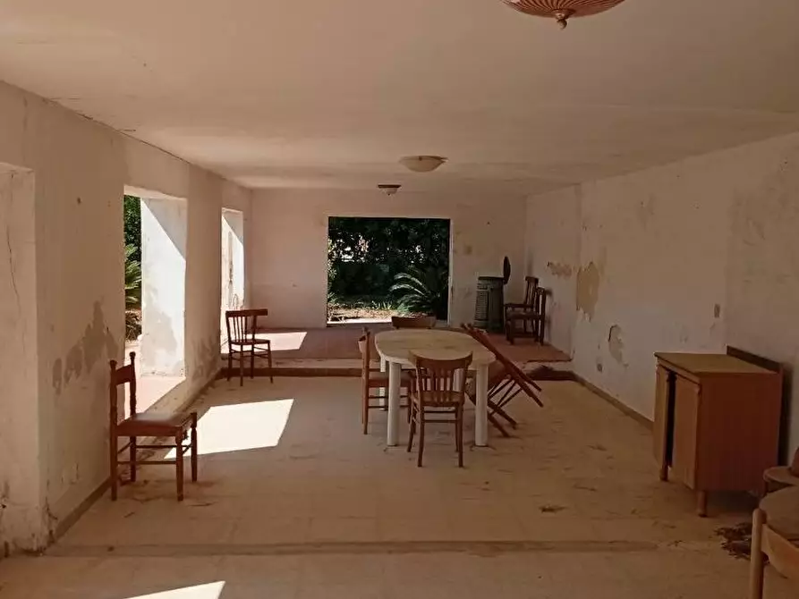 Immagine 2 di Villa in vendita  a Taranto