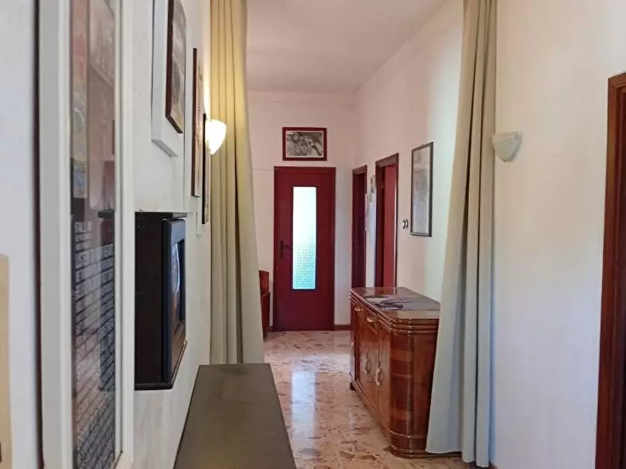 Immagine 4 di Villa in vendita  a Taranto