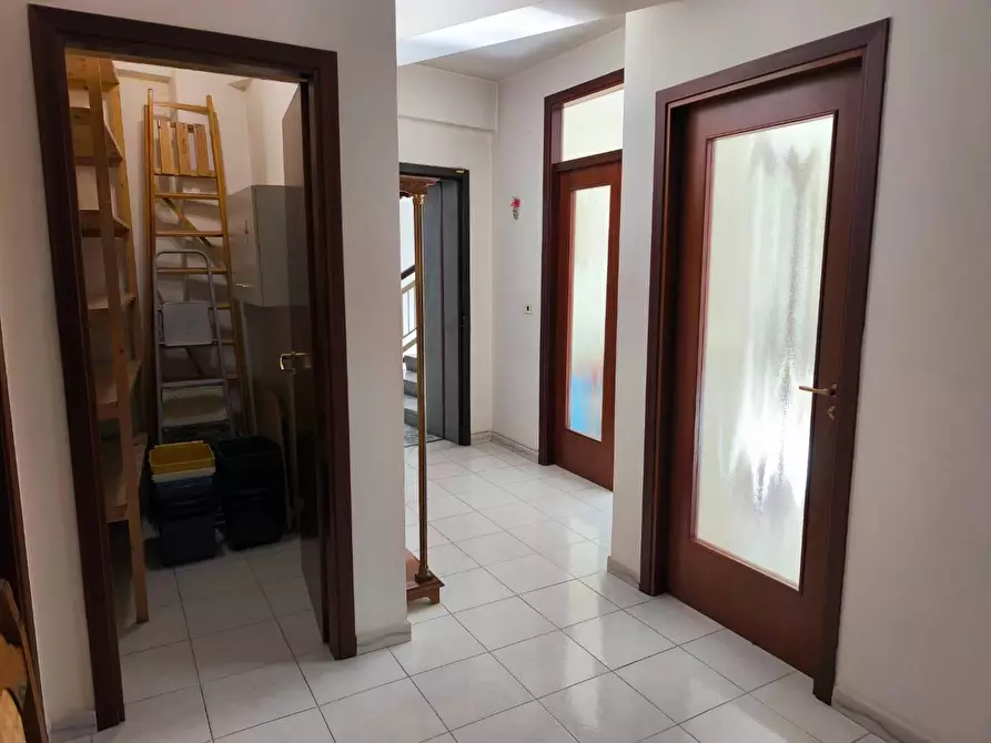 Immagine 12 di Appartamento in vendita  in CORSO umberto I a Avellino