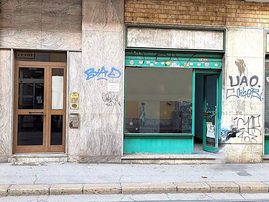 Immagine 10 di Locale commerciale in affitto  in VIA vanchiglia 45 a Torino