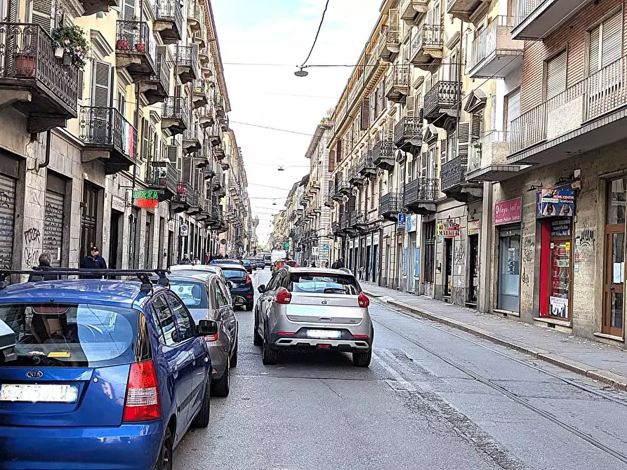 Immagine 14 di Locale commerciale in affitto  in VIA vanchiglia 45 a Torino