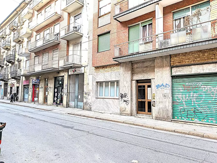 Immagine 16 di Locale commerciale in affitto  in VIA vanchiglia 45 a Torino