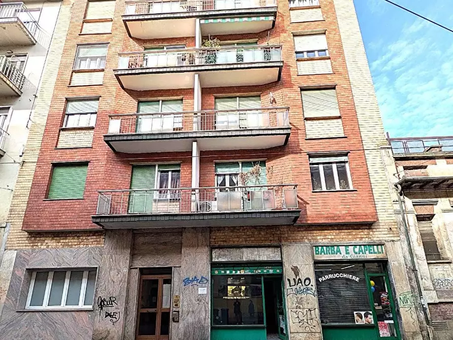 Immagine 9 di Locale commerciale in affitto  in VIA vanchiglia 45 a Torino